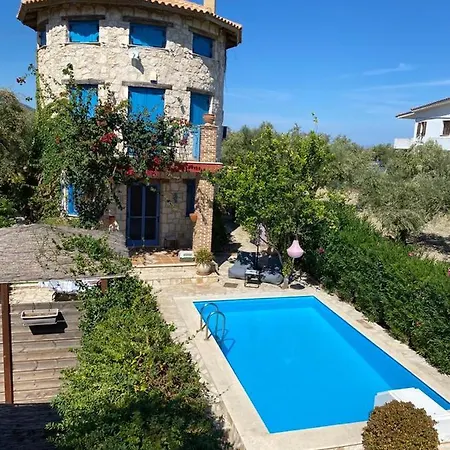 Valory's - The Tower Villa