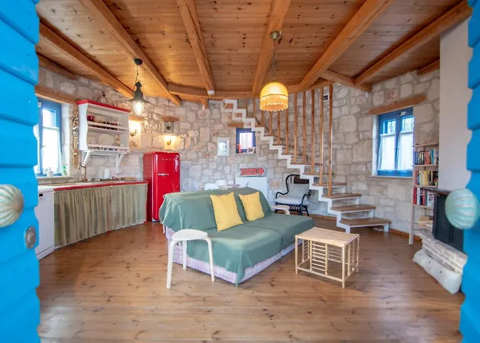 Valory's - The Tower Villa